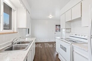 5579 S Delaware St in Littleton, CO - Building Photo