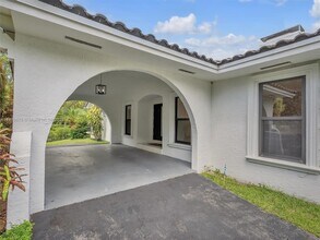 5901 SW 136th St in Miami, FL - Building Photo - Building Photo
