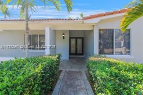8220 SW 152nd St in Palmetto Bay, FL - Building Photo