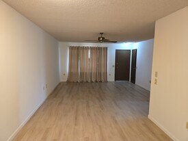 9310 W Spanish Moss Ln in Sun City, AZ - Building Photo