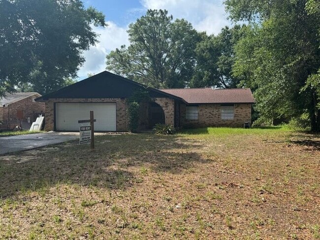 property at 4945 Catalina Cir