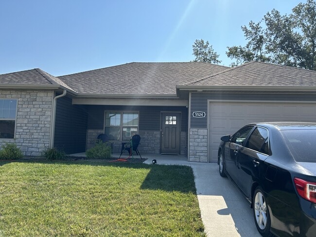 property at 5524 Sweetgum Cir