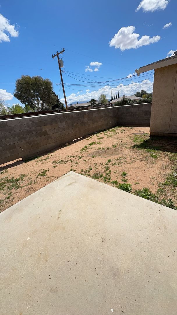 13237 Mohawk Rd in Apple Valley, CA - Building Photo - Building Photo