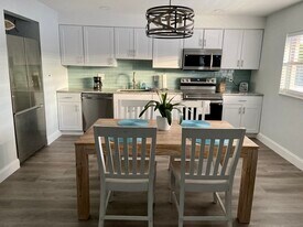 299 E Central Blvd, Unit 15 in Cape Canaveral, FL - Building Photo