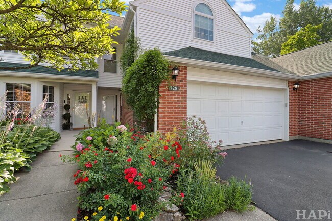 128 Pembroke Cir in Lake Bluff, IL - Building Photo - Building Photo