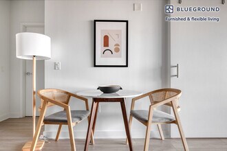 311 W Illinois St in Chicago, IL - Building Photo - Building Photo