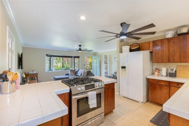 5806 Koali St in Kapaa, HI - Building Photo - Building Photo