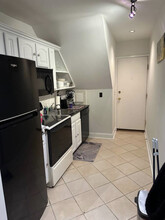 5 Hundley Ct, Unit 3B in Stamford, CT - Building Photo - Building Photo