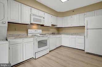 3713 S George Mason Dr in Falls Church, VA - Building Photo - Building Photo