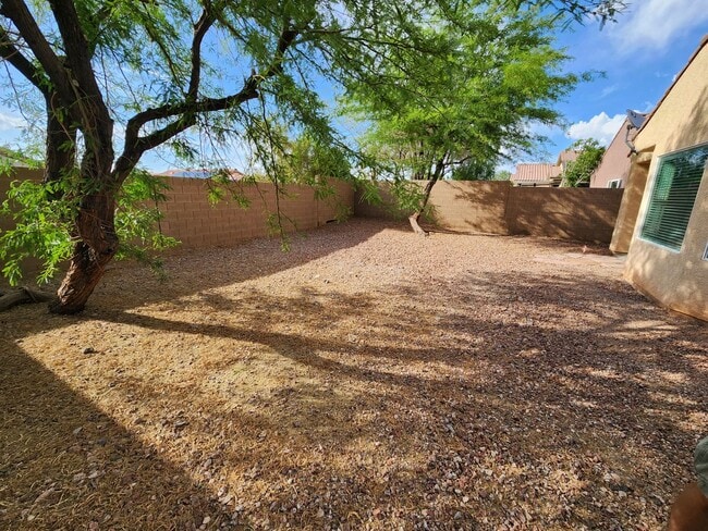 2421 Urrard St in Henderson, NV - Building Photo - Building Photo