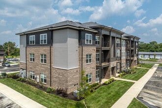 The Retreat at Canal Apartments in Canal Winchester, OH - Building Photo - Building Photo