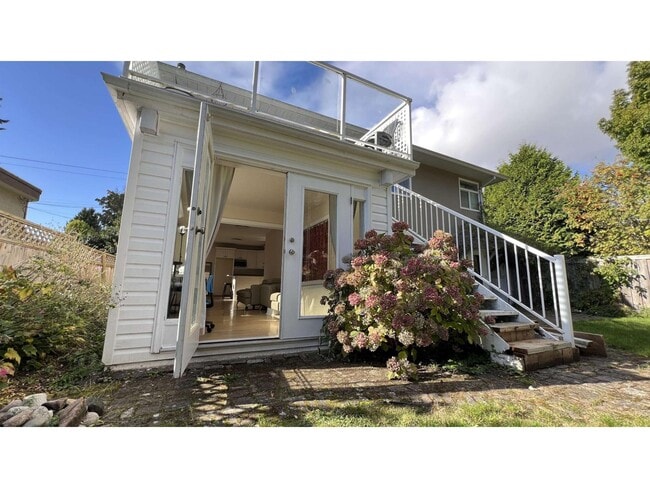 1522 Nichol Rd in White Rock, BC - Building Photo - Building Photo