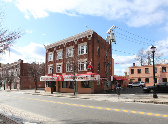 33 Willow St in Waterbury, CT - Foto de edificio - Building Photo