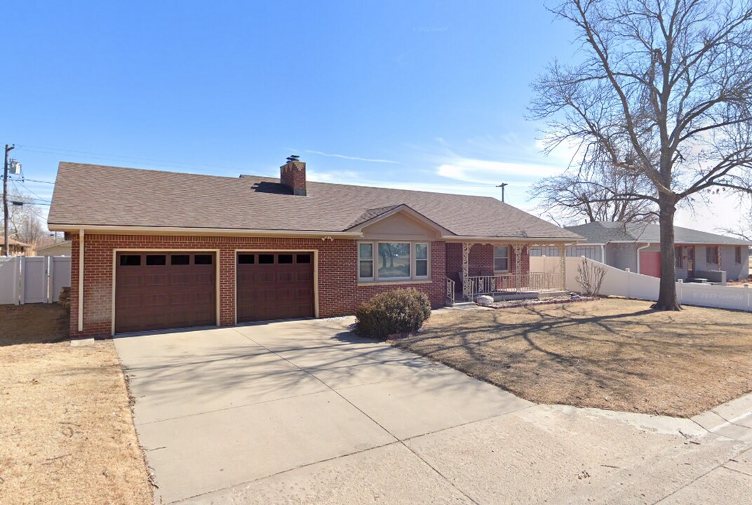 1208 Truman St in Great Bend, KS - Building Photo