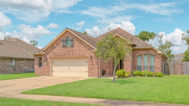 104 Baileys Ct in Richwood, TX - Building Photo - Building Photo