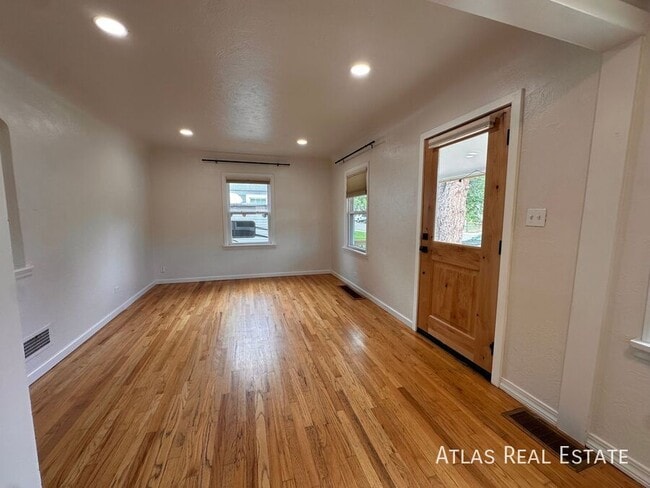 2395 S Corona St in Denver, CO - Building Photo - Building Photo