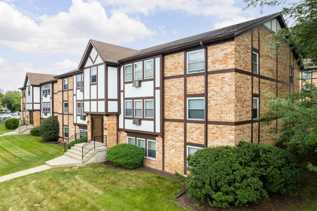 Brighton Square in Madison, WI - Building Photo