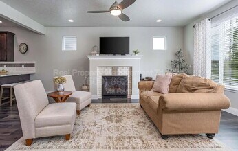 4646 Corvina St in Richland, WA - Building Photo - Building Photo