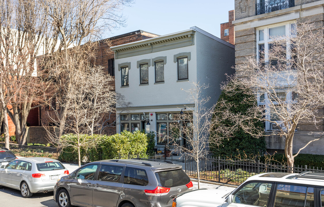 1721 20th St NW in Washington, DC - Building Photo