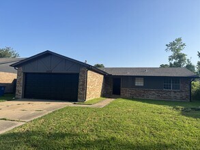 10615 E 34th St in Tulsa, OK - Building Photo - Building Photo