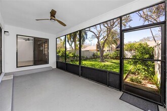 944 SAN CARLOS Ct in St. Petersburg, FL - Building Photo - Building Photo