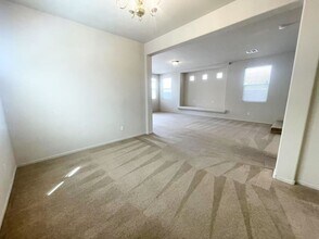 9236 Sterling Hill Ave in Las Vegas, NV - Building Photo - Building Photo