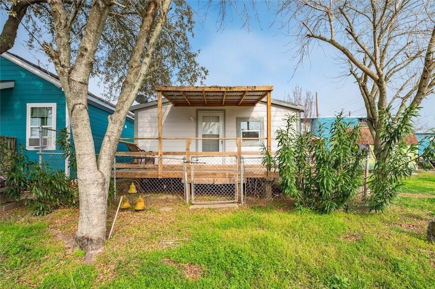 1210 56th St in Galveston, TX - Building Photo