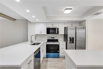 15171 Cedarwood Ln in Naples, FL - Building Photo - Building Photo