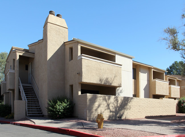 Walden Court Condominiums in Scottsdale, AZ - Building Photo - Building Photo