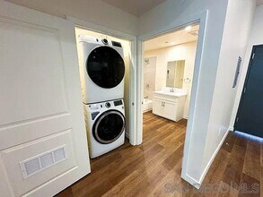 1041 N Cummings St in Los Angeles, CA - Building Photo - Building Photo