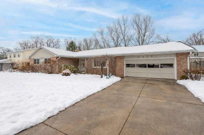 property at 1517 Royal Oak Ave