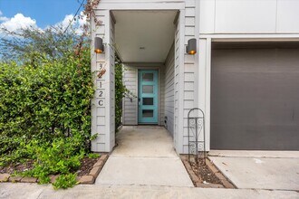 3212 N MacGregor Way in Houston, TX - Building Photo - Building Photo