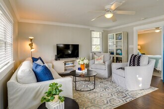 202 10th Ave NE in St. Petersburg, FL - Building Photo - Building Photo