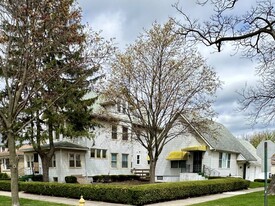 215 S 10th Ave, Unit 2 in Maywood, IL - Building Photo