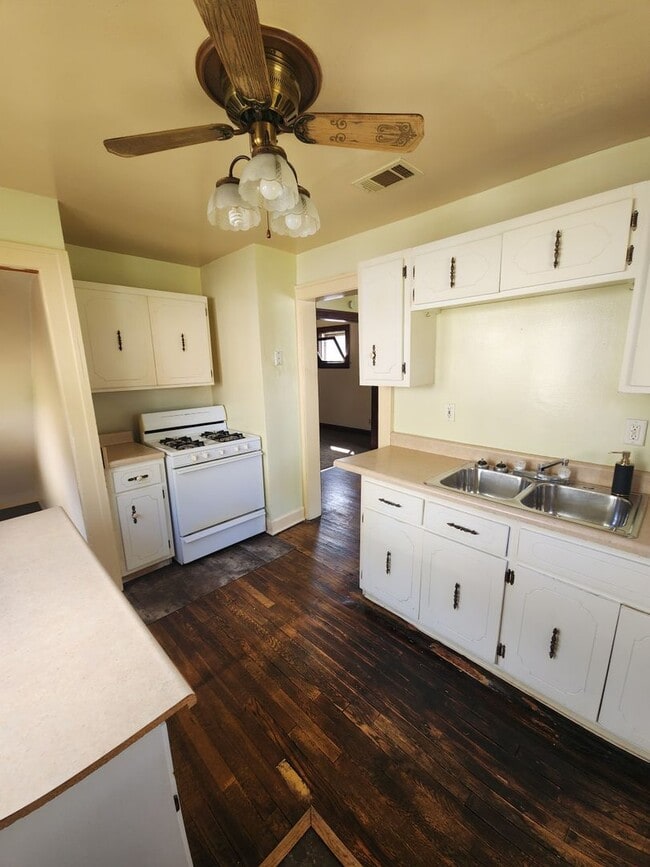 property at 7817 Bancroft Ave