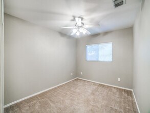 216 Weeping Willow in Cibolo, TX - Foto de edificio - Building Photo