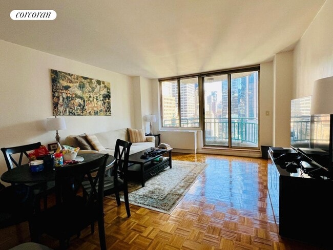 145 E 48th St in New York, NY - Building Photo - Building Photo