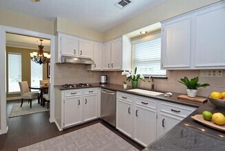 2410 Del Norte St in Houston, TX - Building Photo - Building Photo