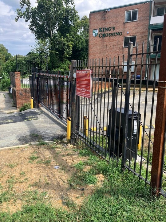 3103 Southern Ave, Unit T1 in Temple Hills, MD - Building Photo