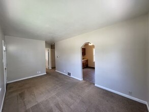 1412 E 25th St in Des Moines, IA - Building Photo - Building Photo