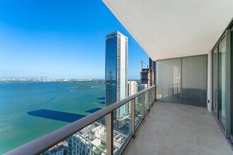460 NE 28th St, Unit 3407 in Miami, FL - Building Photo - Building Photo