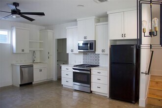 1131 Omega Ave in Austin, TX - Building Photo - Building Photo