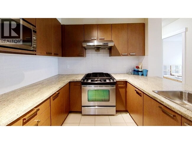 9399 Tomicki Ave in Richmond, BC - Building Photo - Building Photo