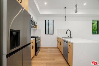 4543 Tujunga Ave in Los Angeles, CA - Building Photo - Building Photo