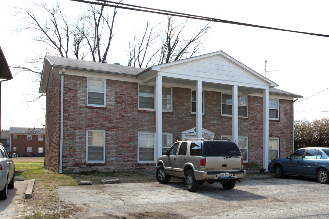 1728 Bonnyville Blvd in Louisville, KY - Building Photo