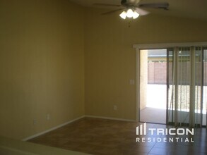 16085 W Kendall St in Goodyear, AZ - Building Photo - Building Photo