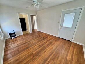 1102 Santa Clara Dr in Brownwood, TX - Foto de edificio - Building Photo