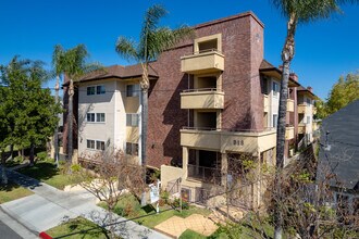 318 N Adams St in Glendale, CA - Foto de edificio - Primary Photo