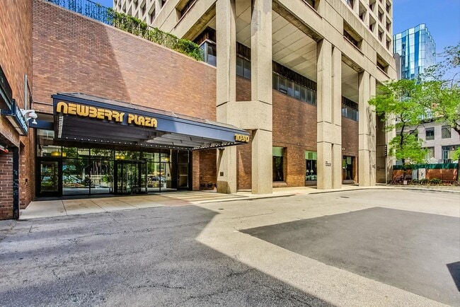 1030 N State St in Chicago, IL - Building Photo - Building Photo