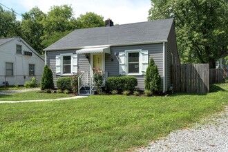 919 Sharpe Ave in Nashville, TN - Building Photo - Building Photo